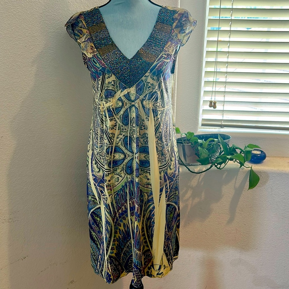 One World Dress - Picture 4 of 5
